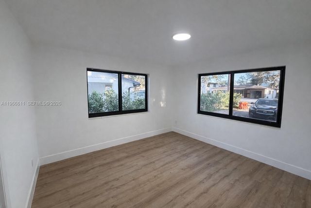 6849 SW 12th St, Pembroke Pines, FL 33023