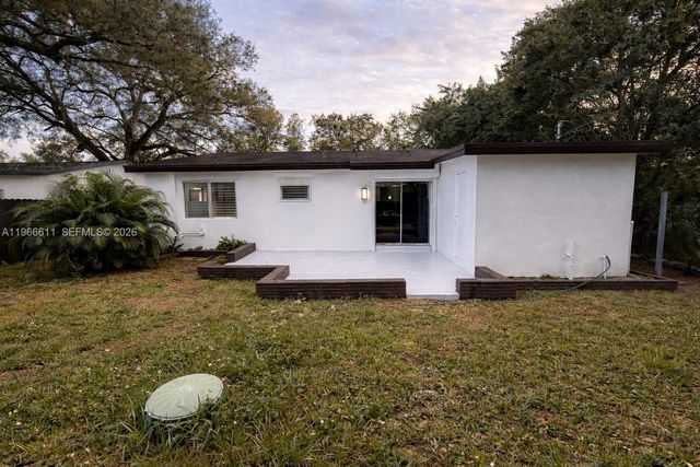 6849 SW 12th St, Pembroke Pines, FL 33023