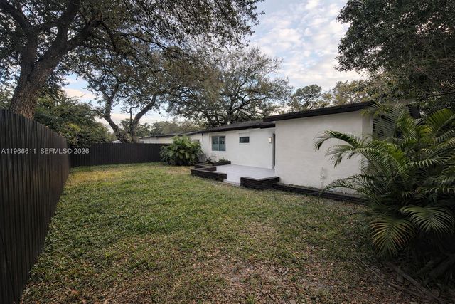 6849 SW 12th St, Pembroke Pines, FL 33023