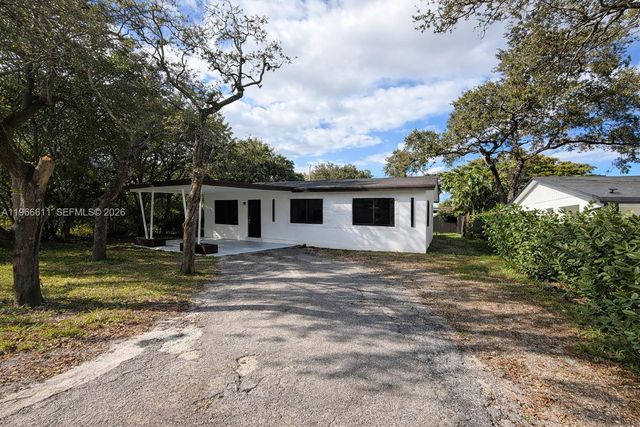 6849 SW 12th St, Pembroke Pines, FL 33023