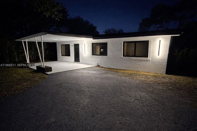 6849 SW 12th St, Pembroke Pines, FL 33023