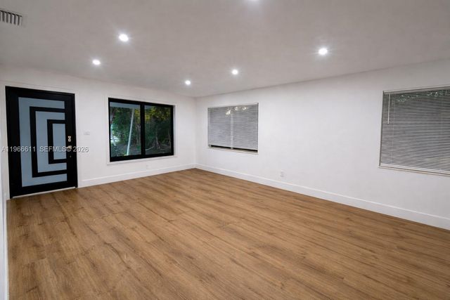 6849 SW 12th St, Pembroke Pines, FL 33023