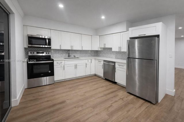 6849 SW 12th St, Pembroke Pines, FL 33023