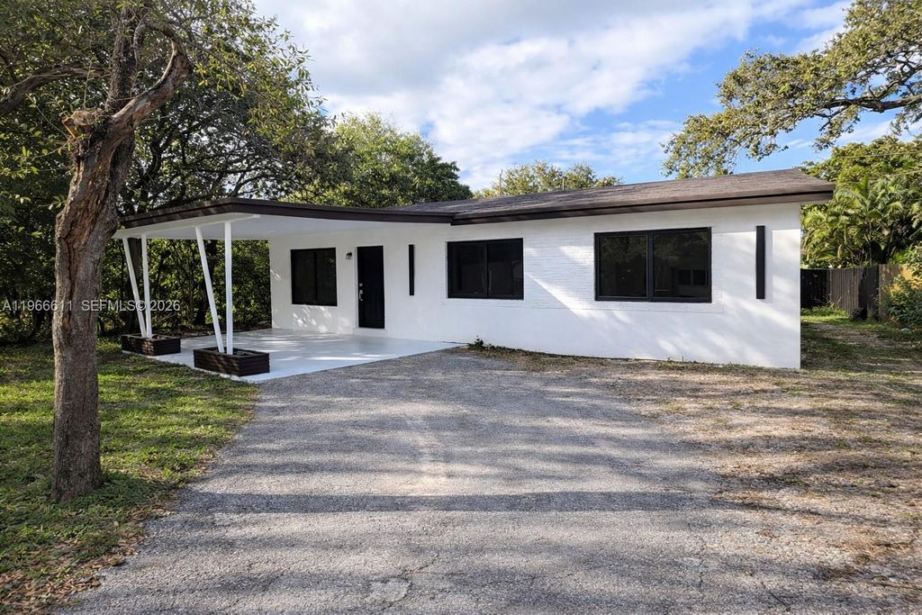 6849 SW 12th St, Pembroke Pines, FL 33023