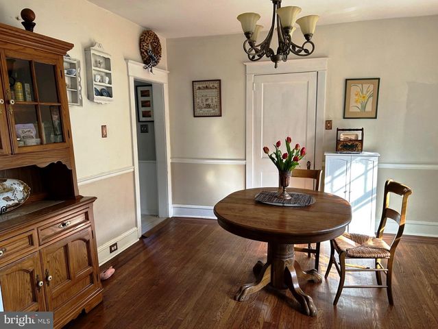 715 N EASTON RD, Glenside, PA 19038