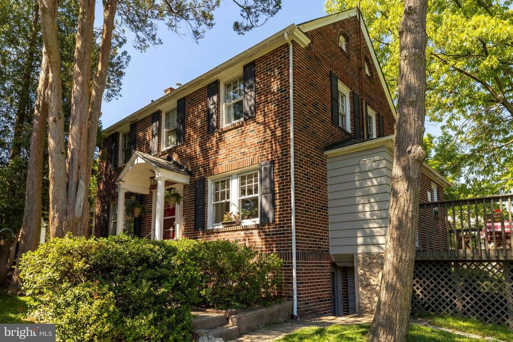 715 N EASTON RD, Glenside, PA 19038