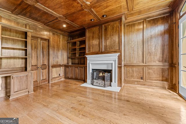 453 Londonberry Road, Sandy Springs, GA 30327