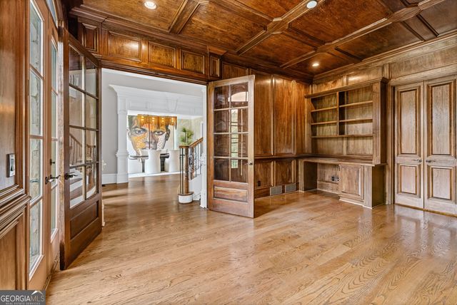 453 Londonberry Road, Sandy Springs, GA 30327