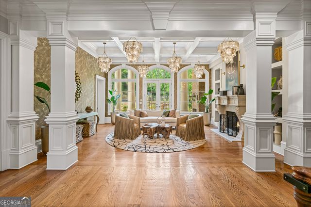 453 Londonberry Road, Sandy Springs, GA 30327