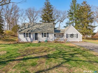 4 Robin Lane, Clinton, CT 06413