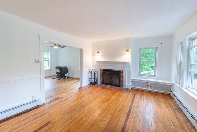 36 Old Worcester Rd, Charlton, MA 01571