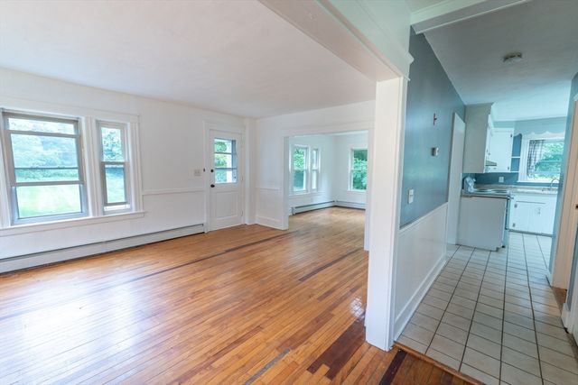 36 Old Worcester Rd, Charlton, MA 01571