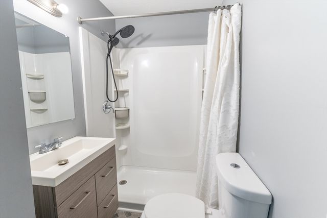 36 Old Worcester Rd, Charlton, MA 01571