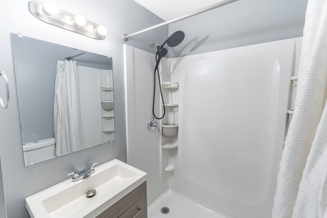 36 Old Worcester Rd, Charlton, MA 01571