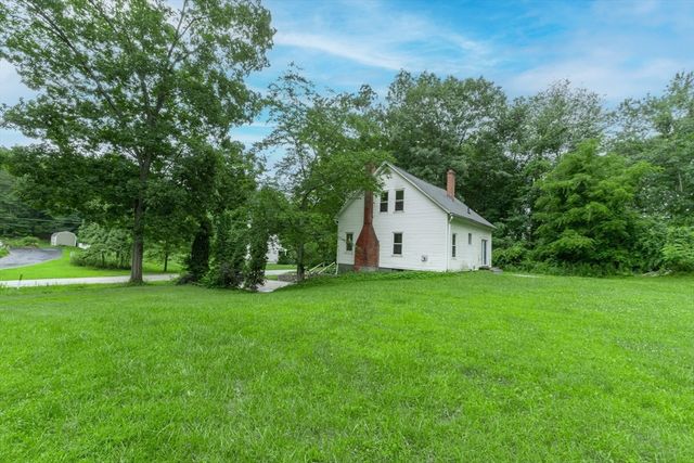36 Old Worcester Rd, Charlton, MA 01571
