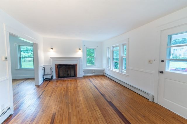 36 Old Worcester Rd, Charlton, MA 01571