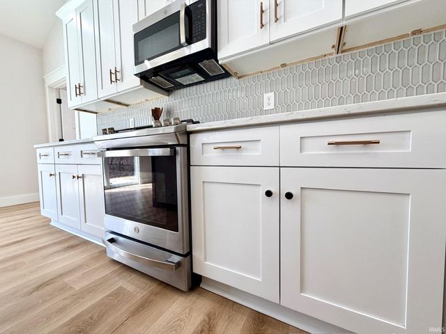 917 S Lantern Lane, Ellettsville, IN 47429