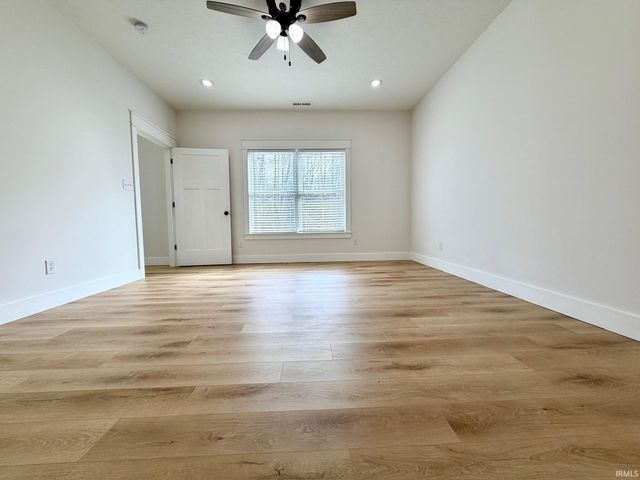 917 S Lantern Lane, Ellettsville, IN 47429