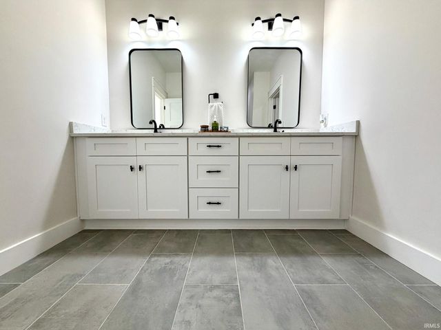 917 S Lantern Lane, Ellettsville, IN 47429