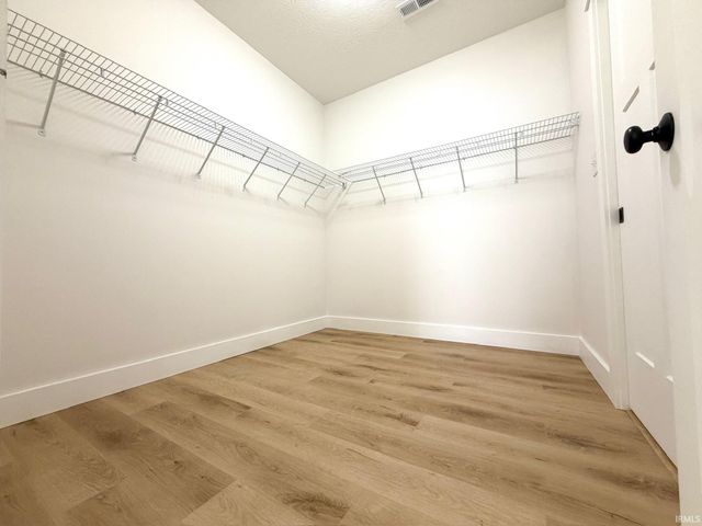 917 S Lantern Lane, Ellettsville, IN 47429