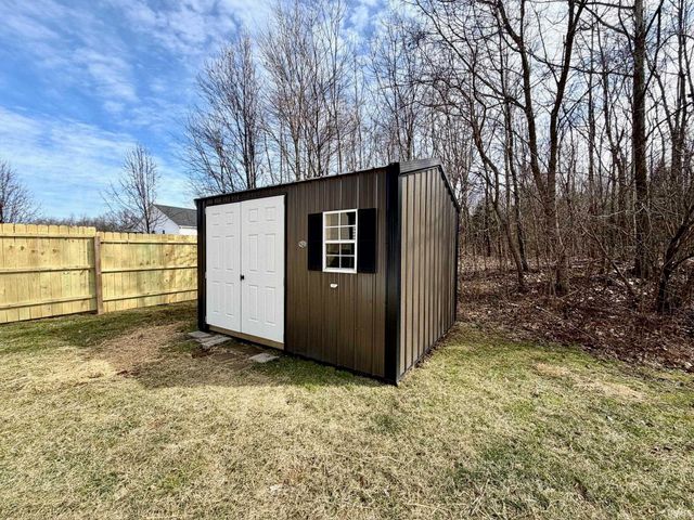 917 S Lantern Lane, Ellettsville, IN 47429