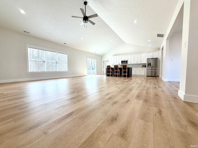 917 S Lantern Lane, Ellettsville, IN 47429