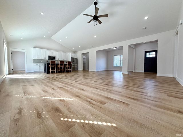 917 S Lantern Lane, Ellettsville, IN 47429