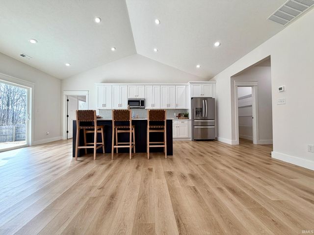 917 S Lantern Lane, Ellettsville, IN 47429