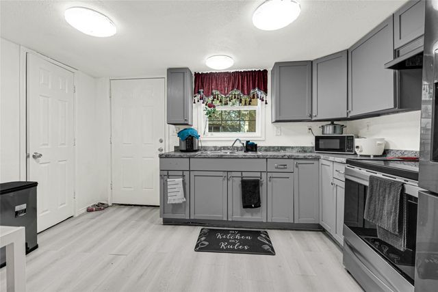 4110 Fuqua Street, Bacliff, TX 77518