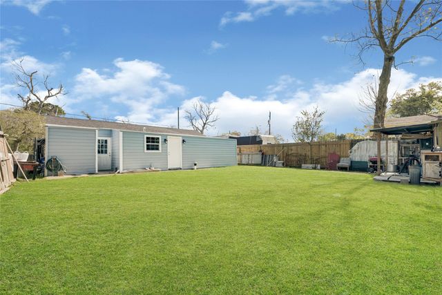 4110 Fuqua Street, Bacliff, TX 77518