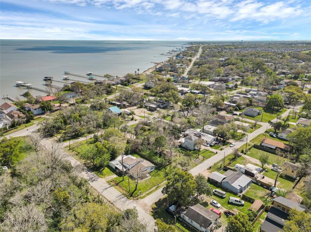 4110 Fuqua Street, Bacliff, TX 77518