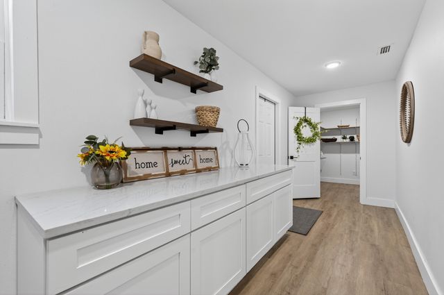 4734 Haybarn Road, Holt, FL 32564