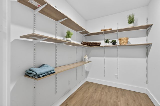 4734 Haybarn Road, Holt, FL 32564