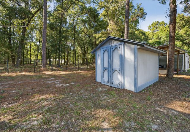 4734 Haybarn Road, Holt, FL 32564