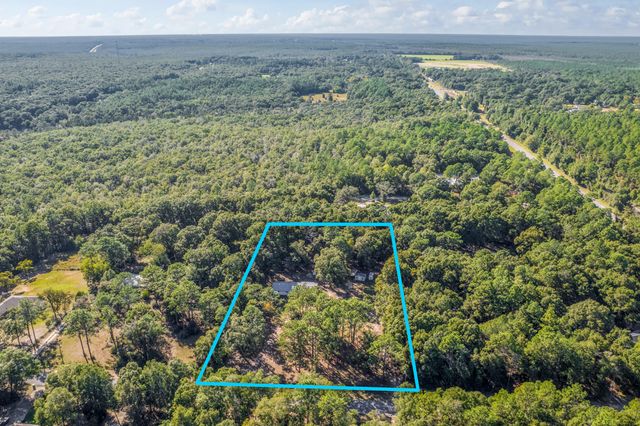 4734 Haybarn Road, Holt, FL 32564