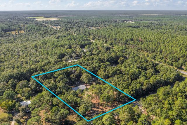 4734 Haybarn Road, Holt, FL 32564