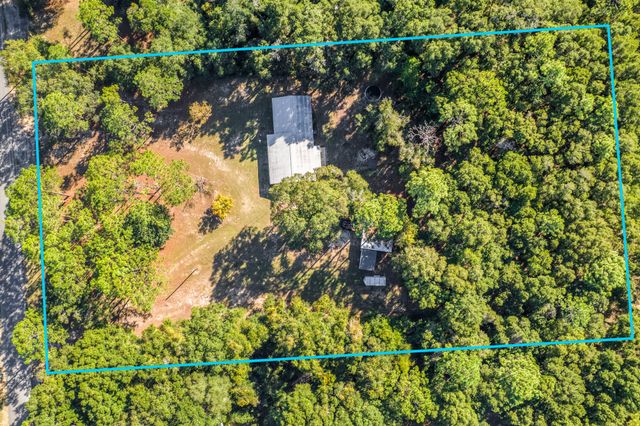 4734 Haybarn Road, Holt, FL 32564