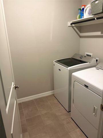 216 Luna Lane, Lake Dallas, TX 75065