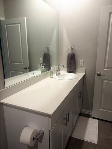 216 Luna Lane, Lake Dallas, TX 75065