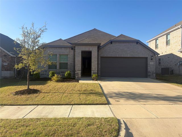 216 Luna Lane, Lake Dallas, TX 75065