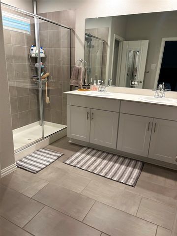 216 Luna Lane, Lake Dallas, TX 75065