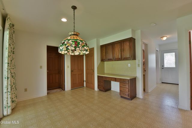 1205 Viewmont Drive, Niskayuna, NY 12309
