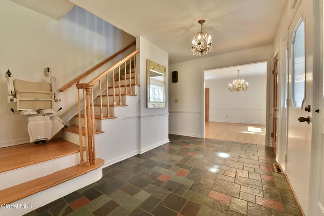 1205 Viewmont Drive, Niskayuna, NY 12309