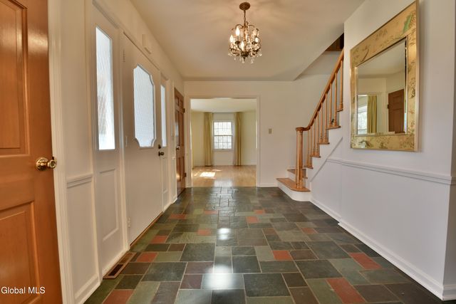 1205 Viewmont Drive, Niskayuna, NY 12309