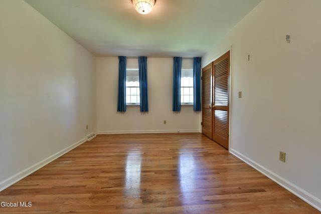 1205 Viewmont Drive, Niskayuna, NY 12309