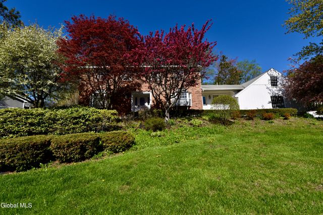 1205 Viewmont Drive, Niskayuna, NY 12309
