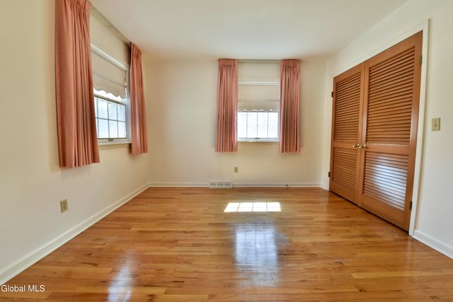1205 Viewmont Drive, Niskayuna, NY 12309