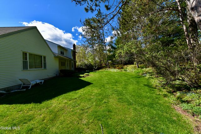 1205 Viewmont Drive, Niskayuna, NY 12309