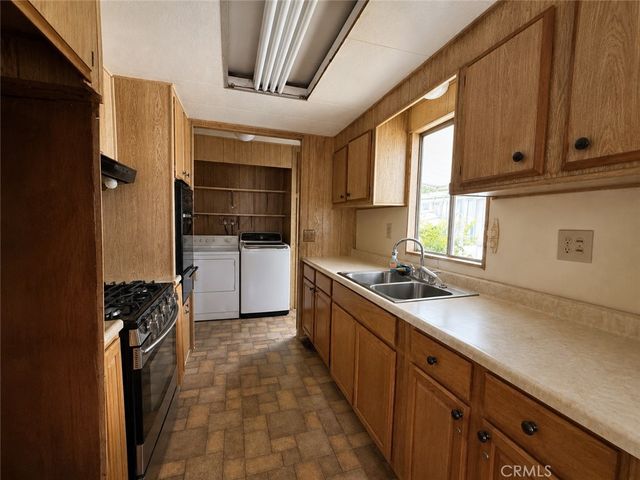 12147 Lakeland Rd 32, Santa Fe Springs, CA 90670