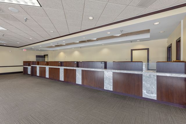 10270 Central Avenue, Oak Lawn, IL 60453